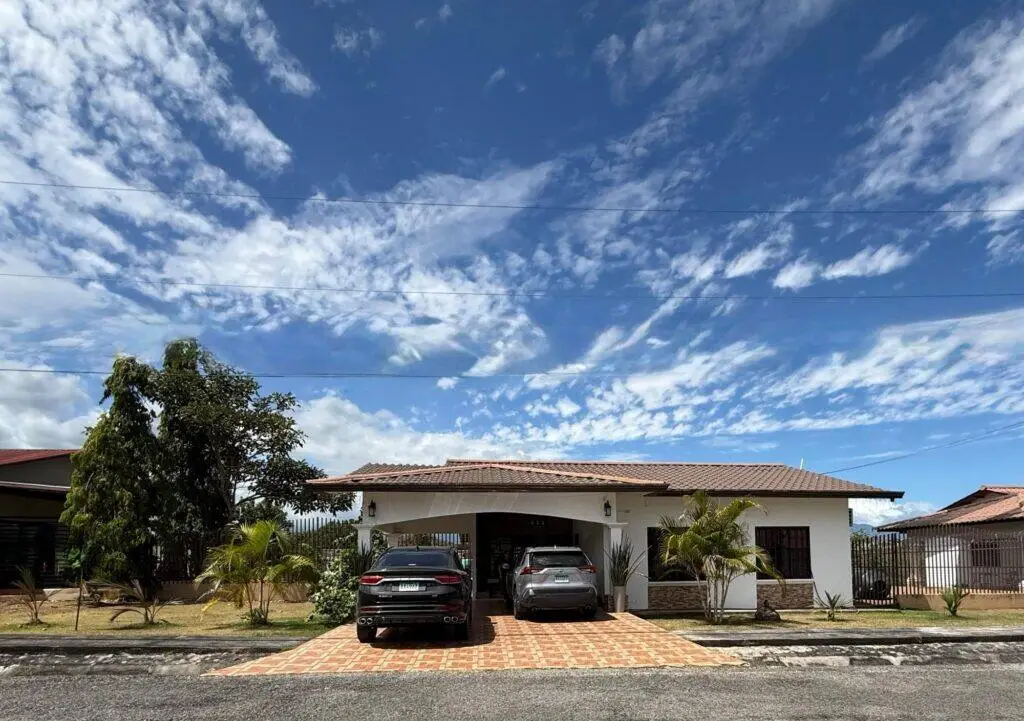 Casa en Venta en Los Algarrobos Chiriqui Panamá | $235,000 | MLS# 25209