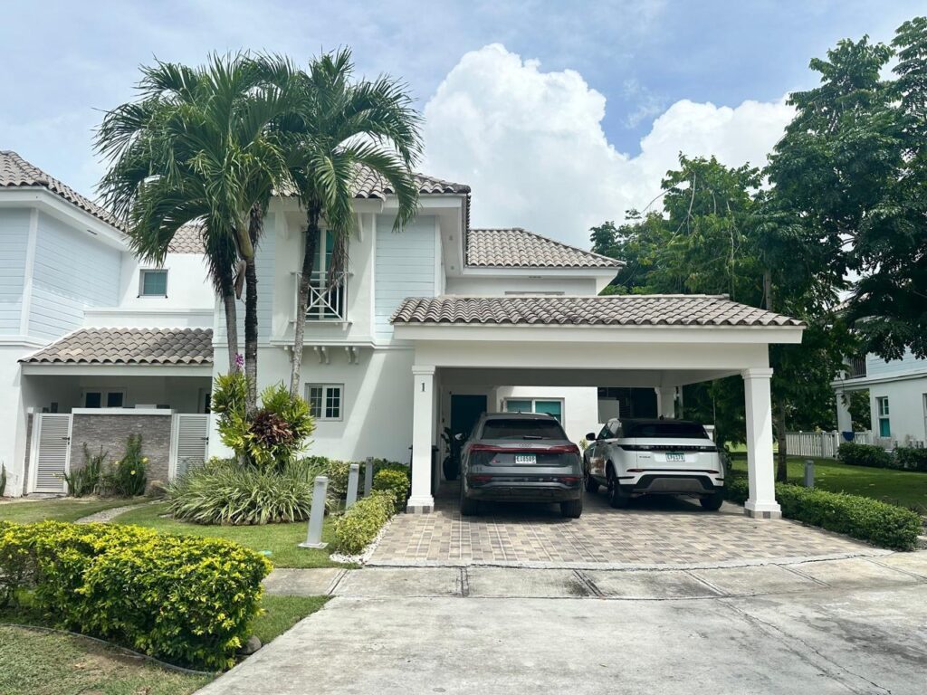 Casa en Venta en El Chiru Coclé Panamá | $616,000 | MLS# 25689