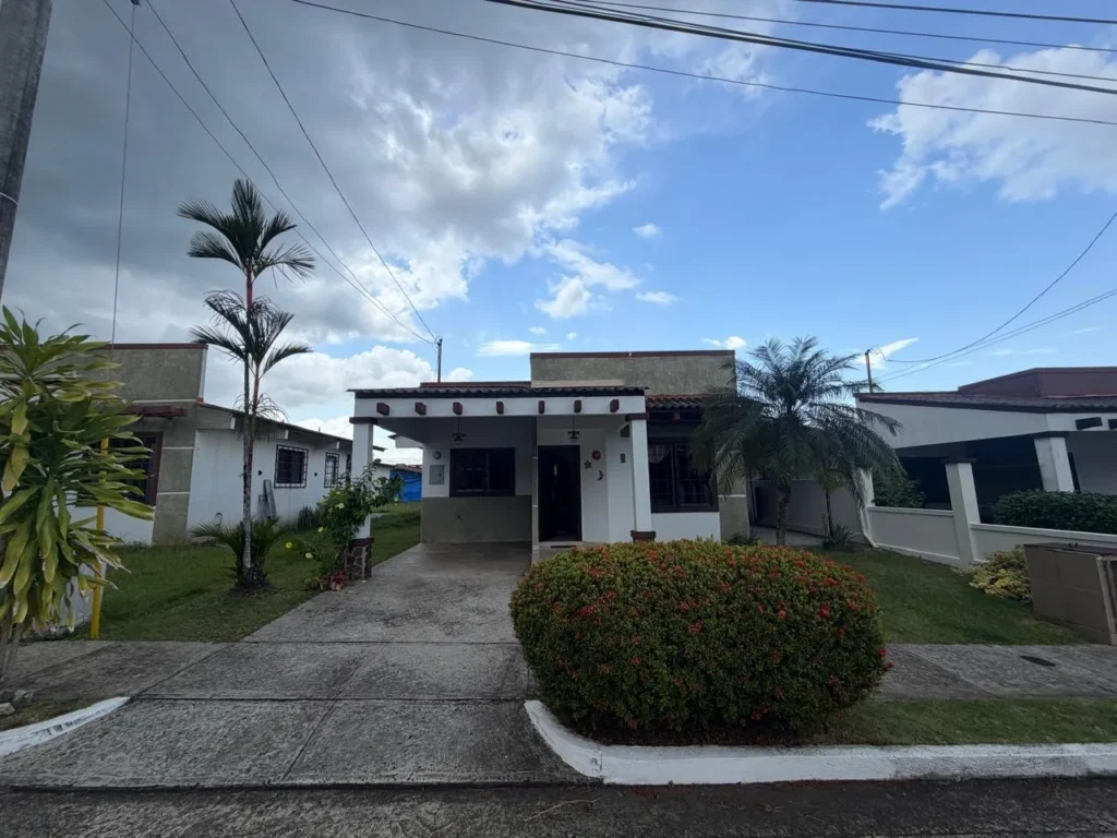 Casa en Venta en Las Cumbres Panamá Panamá | $149,000 | MLS# 25875